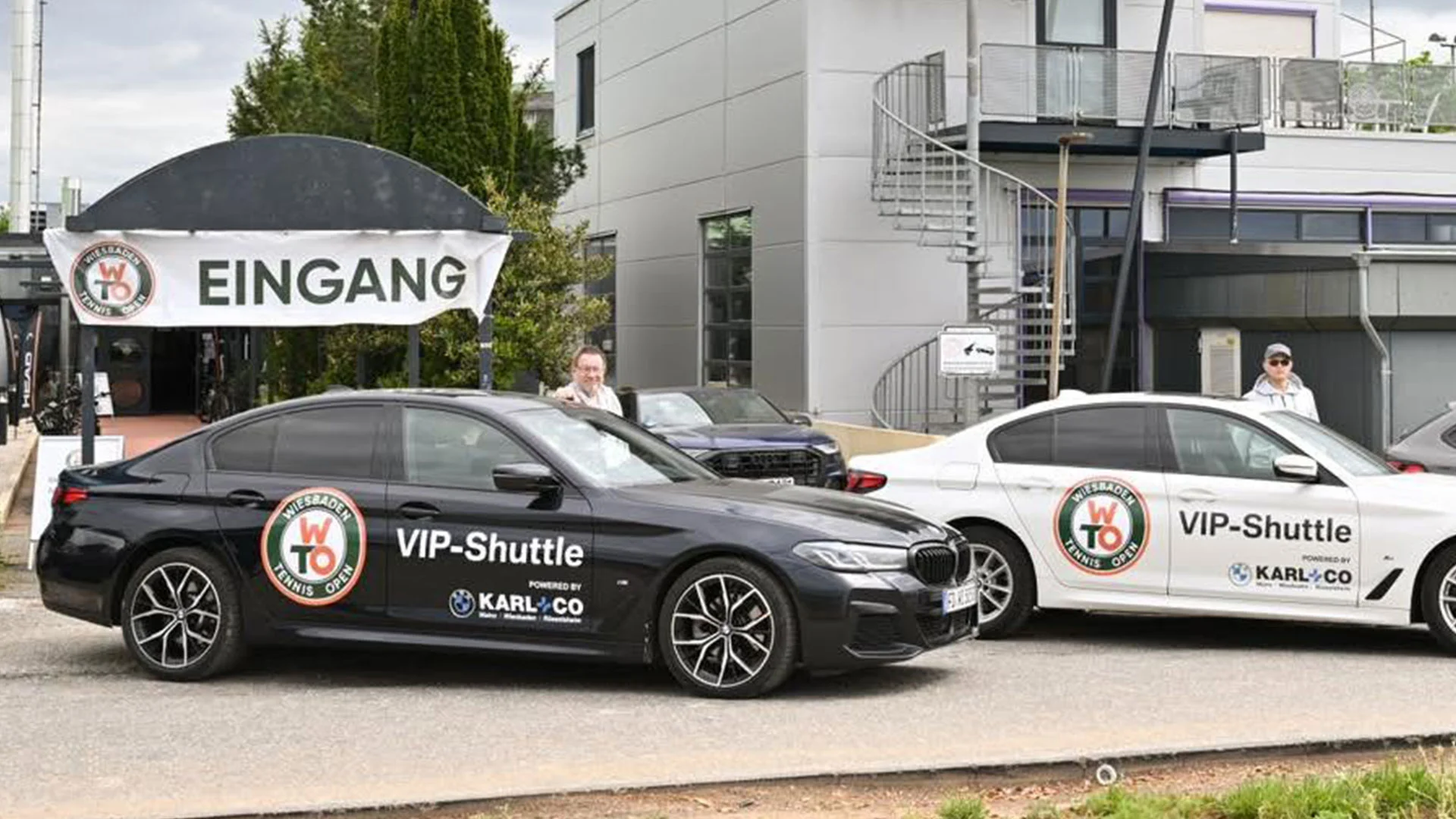 VIP-Shuttles am Turniereingang